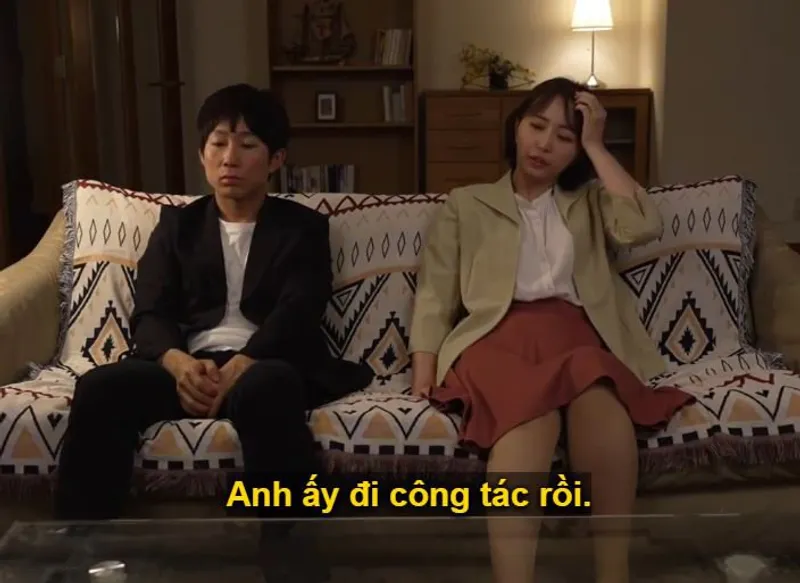 Buồn vì chồng yêu muốn ly hôn, cô vợ đi họp lớp rồi dẫn cậu bạn học về nhà địt